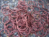 100 x 7.25mm round BROWN coloured JUMP RINGS 1.00mm 18gauge ALI